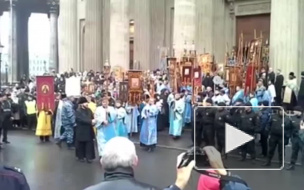 В Петербурге на крестный ход 13 апреля выйдут 2 тысячи маленьких ангелов и ослик