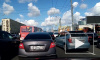 Видео: у метро "Улица Дыбенко" образовалась километровая пробка из-за ДТП