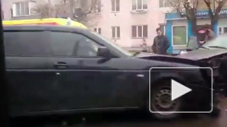 Жесткое видео из Красноярска: трассу не поделили 4 авто