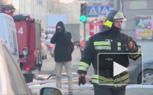 Сегодня ночью на проспекте Пятилеток полностью сгорел "Лексус"