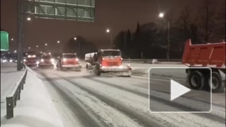 В Петербурге дорожные службы вышли в ночную смену