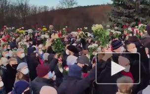 В Минске простились с умершим после избиения протестующим
