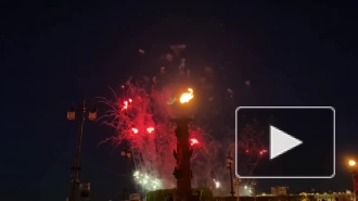 В Петербурге День города завершился грандиозным фестивалем огня