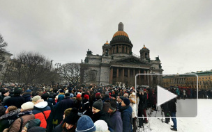 Митингующие оккупировали Исаакиевский собор и требуют отставки губернатора