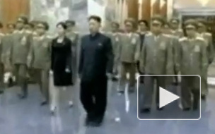 Ким Чен Ын появился на публике с юной незнакомкой