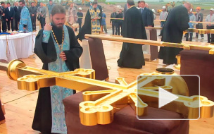 Храм под Петербургом обрел крест