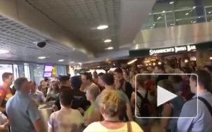 У измученных пассажиров аэропорта "Домодедово" сдали нервы