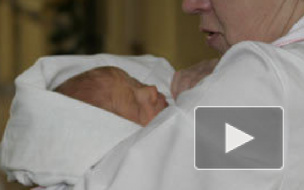 Младенца нашли на скамейке на проспекте Маршала Блюхера