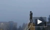 На видео попал момент сноса памятника Назарбаеву 