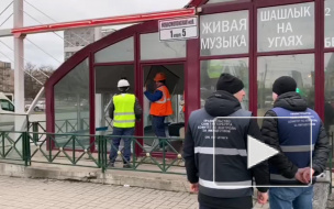 С Новосмоленской набережной ушел "Алёша": ККИ снес известное кафе