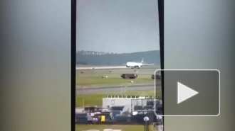 Грузовой Boeing 767 аварийно сел в аэропорту Стамбула с невыпущенным шасси