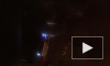 Видео: на Коллонтай ночью полыхала стоянка с автомобилями