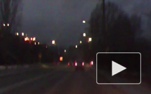 Житель Златоуста снял на видео падающий неопознанный светящийся объект