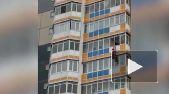 Жуткое видео из Красноярска: Неадекватный мужчина сорвался с 10 этажа