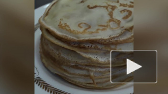 Дрозденко показал процесс приготовления блинов в столовой правительства Ленобласти