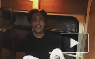 Максим Галкин снял пародию на Малышеву в туалете поезда‍