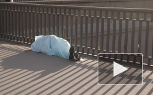 Страшная смерть на Лиговском проспекте: прохожие обходили лежавший на мосту труп
