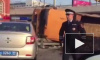 Видео из Москвы: В центре перевернулся грузовик с землей