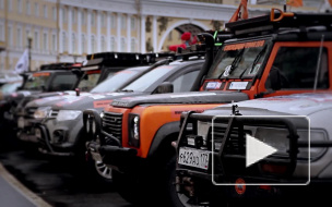 В Петербург из далекого путешествия "Экспедиция-Трофи" прибыли грязные внедорожники