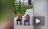 Депутаты-единороссы предстали в образе уличных музыкантов и сыграли Цоя