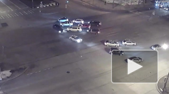 Видео: на перекрестке Сизова столкнулись две легковушки