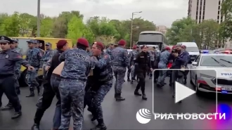 Полиция Армении задержала 125 участников акции протеста в центре Еревана