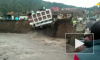 Появилось видео падения трехэтажного отеля в реку в Перу