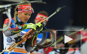 Победительницей гонки преследования на Кубке мира по биатлону стала Дарья Домрачева