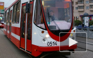 Трамваи встали в пробку у "Международной" - кондуктора увезли на скорой