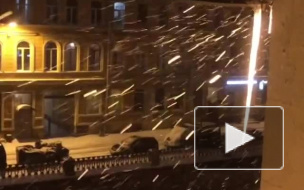 Петербуржцам стоит бояться падения сосулек и снега на голову: очищено только 15% крыш