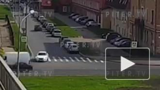 Видео: две легковушки столкнулись под Кантемировским мостом