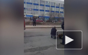 Молодая девушка попала под колеса автомобиля на улице Седова