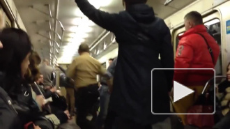 Неизвестный тяжело ранил ножом пассажира в вагоне метро