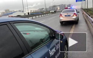 В центре Петербурга задержали пьяного таксиста без прав