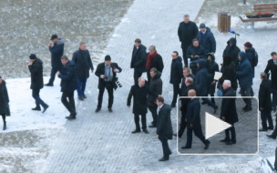 Путина встретили с оркестром на торжественном открытии памятника Даниилу Гранину