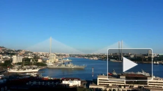 Школьница спрыгнула с моста для АТЭС во Владивостоке