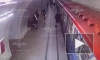 Нетрезвый мужчина разбил стекло в поезде московского метро