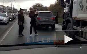 Разборка автомобилистов на Планерной попала на видео