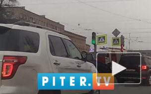 Видео: в Кировском районе на полной скорости перевернулась машина