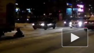 Видео из Сыктывкара: автофургон сбил троих пешеходов