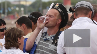 В День ВМФ Петербург атаковали пьяные тельняшки