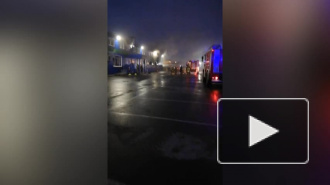 Видео: на Юрия Гагарина пожарные тушили торговый павильон