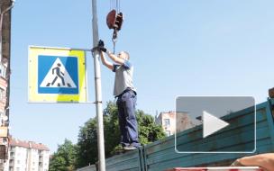 На улицах Выборга начали менять опоры наружного освещения