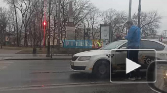 Три таксиста столкнулись на Московском проспекте