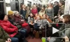 В первый день весны петербургское метро охватила "Пеппимания"