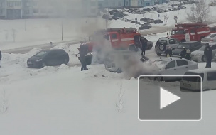 Очевидец снял горящую машину в Новокузнецке