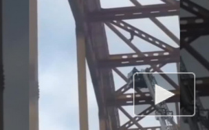 Жуткое видео из Ханты-Мансийска: Неадекват разбился насмерть, сорвавшись с моста