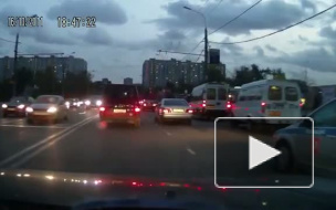 Уволенный за пьяную аварию московский полицейский, уверяет, что его подставили