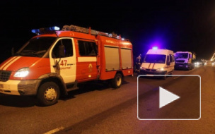 Один человек погиб 8 ранены в ночном ДТП с грузовиком и микроавтобусом на дамбе в Петербурге