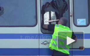 Пролетевшая над головой полицейского пуля террориста в Луцке попала на видео